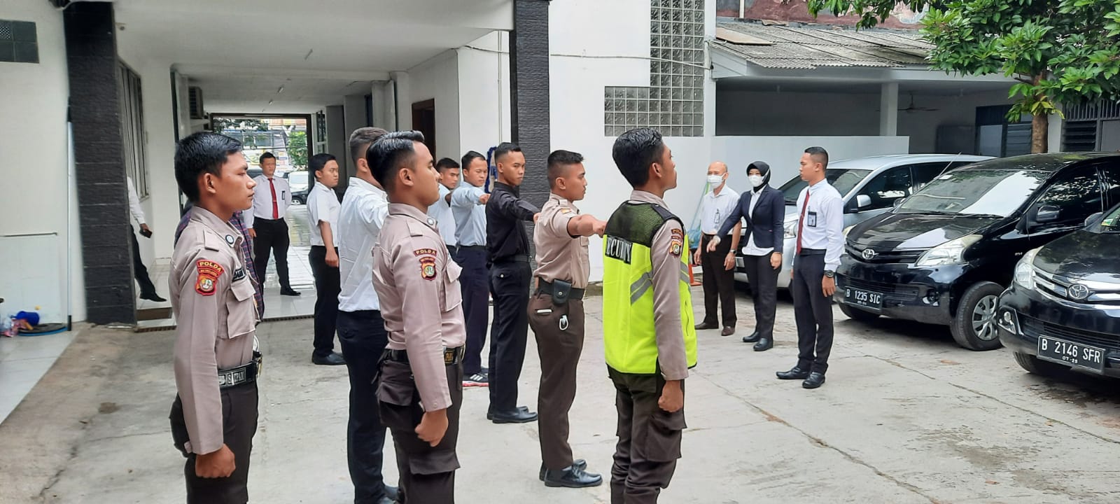 rekrutment jasa security vip bank mandiri (2)